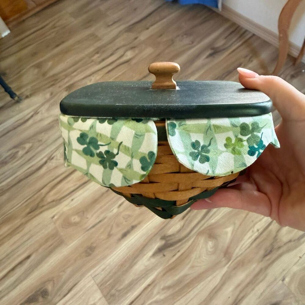 Longaberger Handmade Basket U.S.A. 2006 Irish Shamrock Lidded Basket